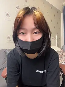 Snapshot of YouYou-999 chatting on 10, 4, 2026 YouYou-999 online show from 10, 4, 2026