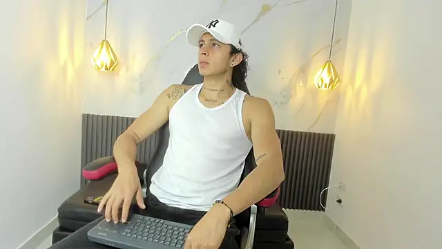 Snapshot of JeyTeylor chatting on 13, 4, 2026 JeyTeylor online show from 13, 4, 2026