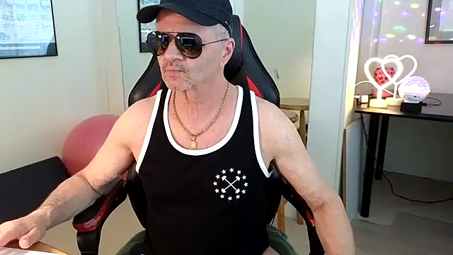 hotdadbod online show from 4, 1, 2025