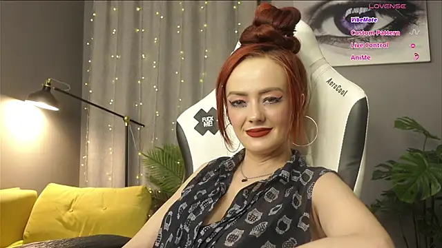 Snapshot of Megany chatting on 11, 11, 2025 Megany online show from 11, 11, 2025