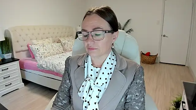 Vika73 online show from 1, 10, 2025