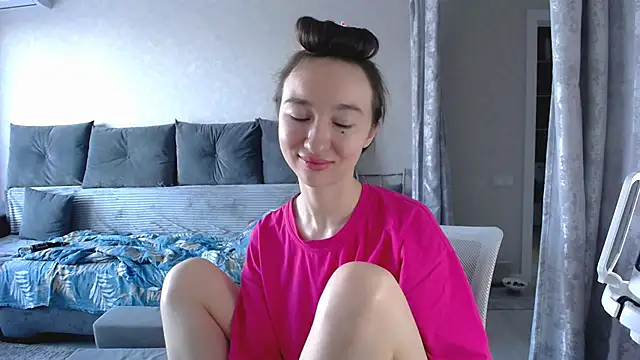 Snapshot of Maryana_Ro chatting on 21, 10, 2025 Maryana Ro online show from 21, 10, 2025