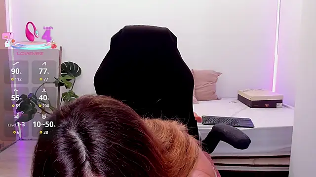 LindaWhite  online show from 12, 9, 2025