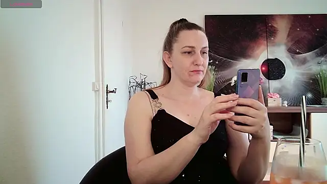 Snapshot of Yevgeshka-Milashka chatting on 8, 3, 2025 Yevgeshka-Milashka online show from 8, 3, 2025