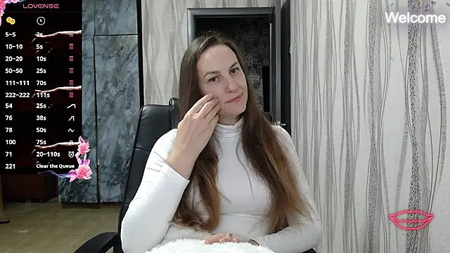 Snapshot of Yevgeshka-Milashka chatting on 3, 10, 2025 Yevgeshka-Milashka online show from 3, 10, 2025