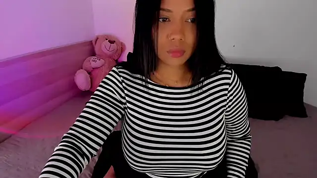 NicolePasqualott online show from 21, 11, 2025