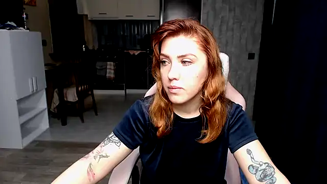 Reginasmilee online show from 9, 10, 2025