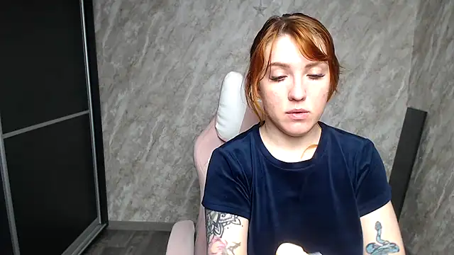 Reginasmilee online show from 7, 3, 2026