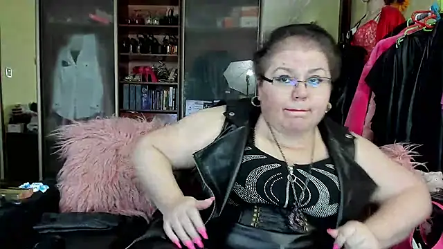 KaryQueen online show from 13, 2, 2025
