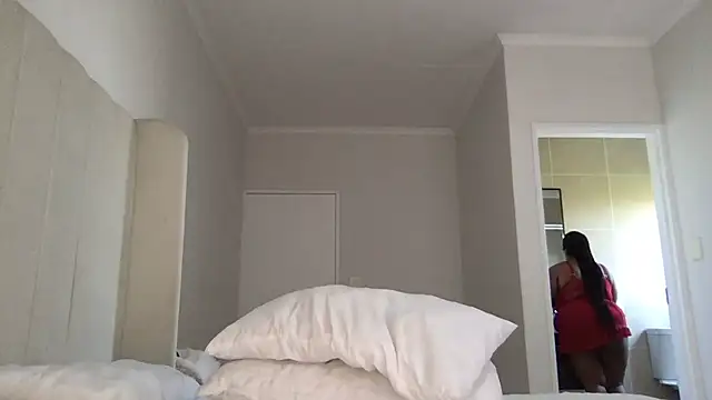 Snapshot of xBUSTY_CANDYx chatting on 10, 10, 2025 xBUSTY CANDYx online show from 10, 10, 2025