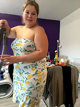 Snapshot of BootyLola chatting on 10, 11, 2025 BootyLola online show from 10, 11, 2025