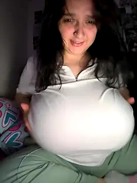 Snapshot of aliceayres797 chatting on 19, 10, 2025 aliceayres797 online show from 19, 10, 2025