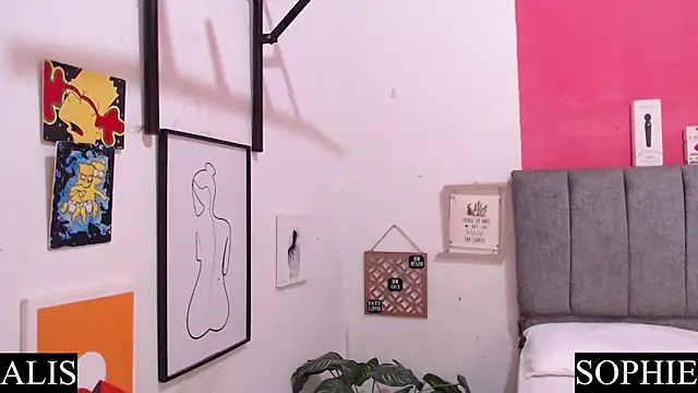 Snapshot of Sophie_And_Alis chatting on 19, 2, 2025 Sophie And Alis online show from 19, 2, 2025