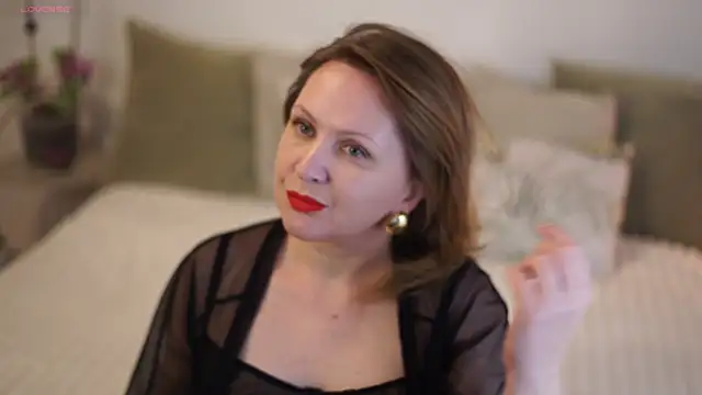 Snapshot of LitleSun chatting on 2, 4, 2026 LitleSun online show from 2, 4, 2026