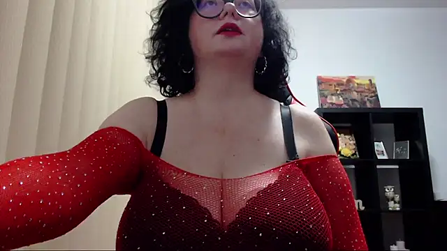 MissTroublle online show from 3, 12, 2025