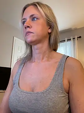 Snapshot of Kay_Cakes chatting on 7, 11, 2025 Kay Cakes online show from 7, 11, 2025