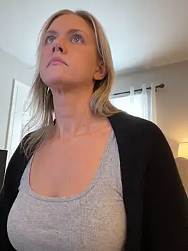 Snapshot of Kay_Cakes chatting on 11, 11, 2025 Kay Cakes online show from 11, 11, 2025