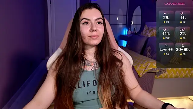 Snapshot of Foxohlove chatting on 22, 10, 2025 Foxohlove online show from 22, 10, 2025