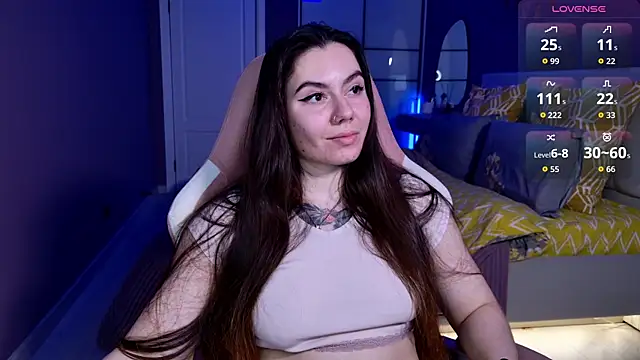 Snapshot of Foxohlove chatting on 6, 11, 2025 Foxohlove online show from 6, 11, 2025