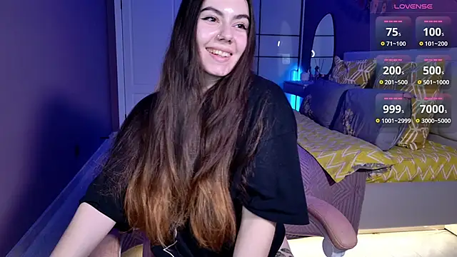 Snapshot of Foxohlove chatting on 13, 11, 2025 Foxohlove online show from 13, 11, 2025