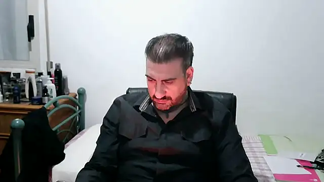 Italian dark desire online show from 8, 2, 2026