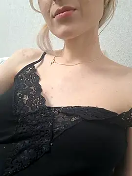 Snapshot of YogisticJuli666 chatting on 27, 10, 2025 YogisticJuli666 online show from 27, 10, 2025