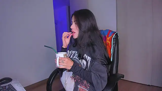 Snapshot of Lisegg_ chatting on 19, 11, 2025 Lisegg online show from 19, 11, 2025