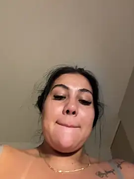 Snapshot of adrianalobo chatting on 4, 12, 2025 adrianalobo online show from 4, 12, 2025