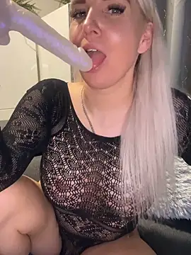 MIA-XXX online show from 12, 11, 2025