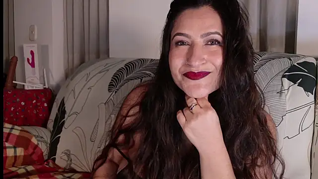 Snapshot of DeesseLuxure chatting on 26, 2, 2026 DeesseLuxure online show from 26, 2, 2026