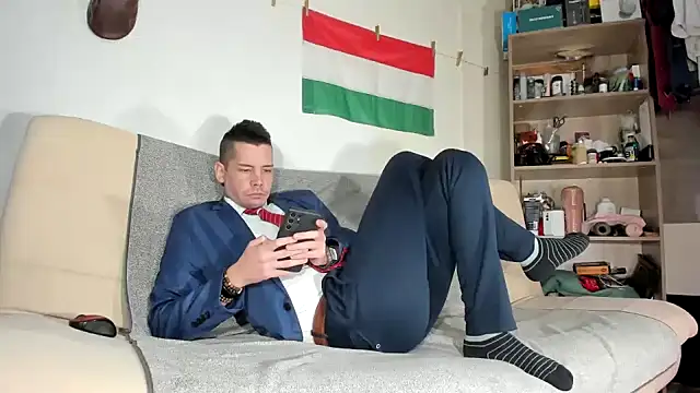 viraglaci18xh online show from 19, 1, 2026