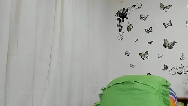jennifersmit1 online show from 2, 12, 2024