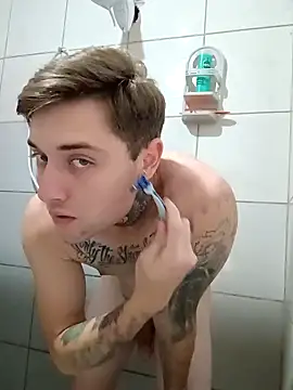 Snapshot of DanielMagains chatting on 15, 10, 2025 DanielMagains online show from 15, 10, 2025