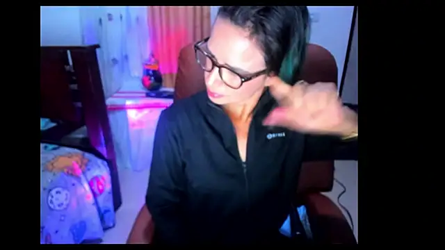 Snapshot of BrianaGarner chatting on 12, 10, 2025 BrianaGarner online show from 12, 10, 2025