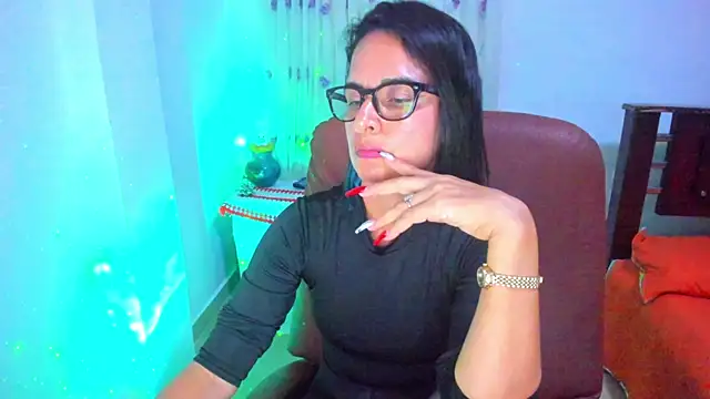 Snapshot of BrianaGarner chatting on 23, 11, 2025 BrianaGarner online show from 23, 11, 2025