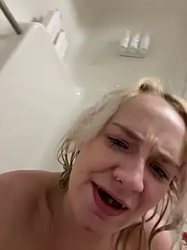 SugarTits199869 online show from 13, 4, 2026