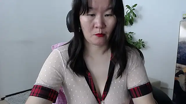 Akira xx online show from 9, 10, 2025