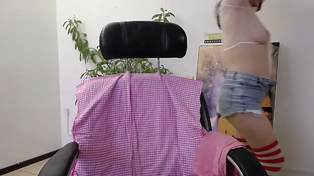 Akira xx online show from 15, 3, 2026