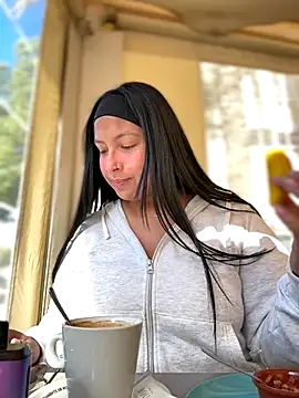 DannaaMeliza online show from 21, 11, 2025