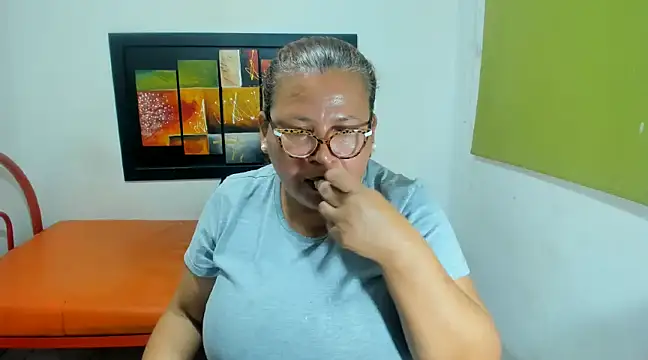 beckyummys online show from 28, 2, 2025