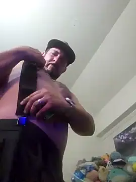 Snapshot of UncutHammer69 chatting on 5, 2, 2025 UncutHammer69 online show from 5, 2, 2025