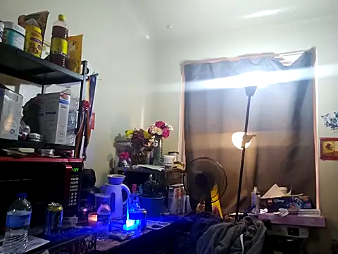 Snapshot of UncutHammer69 chatting on 28, 2, 2025 UncutHammer69 online show from 28, 2, 2025