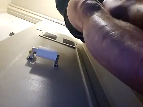 Snapshot of UncutHammer69 chatting on 15, 3, 2025 UncutHammer69 online show from 15, 3, 2025