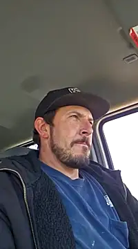 Snapshot of UncutHammer69 chatting on 20, 3, 2025 UncutHammer69 online show from 20, 3, 2025