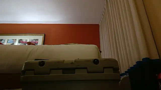 Snapshot of UncutHammer69 chatting on 10, 9, 2025 UncutHammer69 online show from 10, 9, 2025