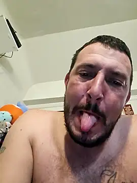 Snapshot of UncutHammer69 chatting on 28, 10, 2025 UncutHammer69 online show from 28, 10, 2025