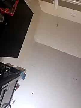 Snapshot of UncutHammer69 chatting on 13, 11, 2025 UncutHammer69 online show from 13, 11, 2025