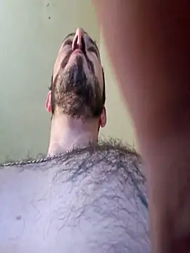 Snapshot of UncutHammer69 chatting on 19, 11, 2025 UncutHammer69 online show from 19, 11, 2025