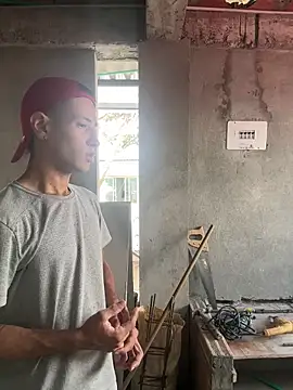 Snapshot of RetainedHound chatting on 15, 11, 2025 RetainedHound online show from 15, 11, 2025