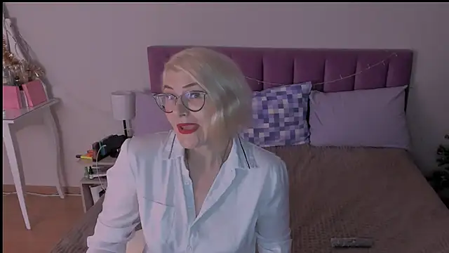 sabrinamacmarren online show from 9, 1, 2025